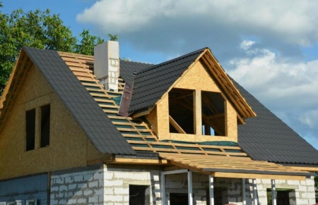 Construire une maison individuelle mobilise plusieurs corps de m&eacute;tier.